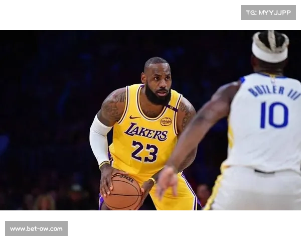 詹姆斯生涯总得分突破四万五千分里程碑稳居历史第一人