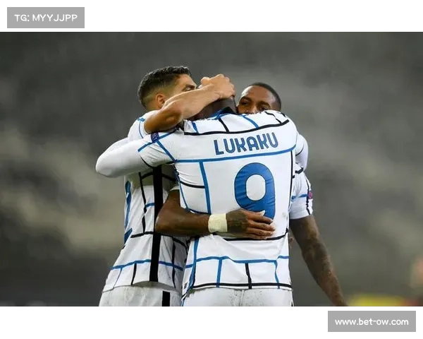 门兴格拉德巴赫快速反击，普莱亚助攻霍夫曼推射破门